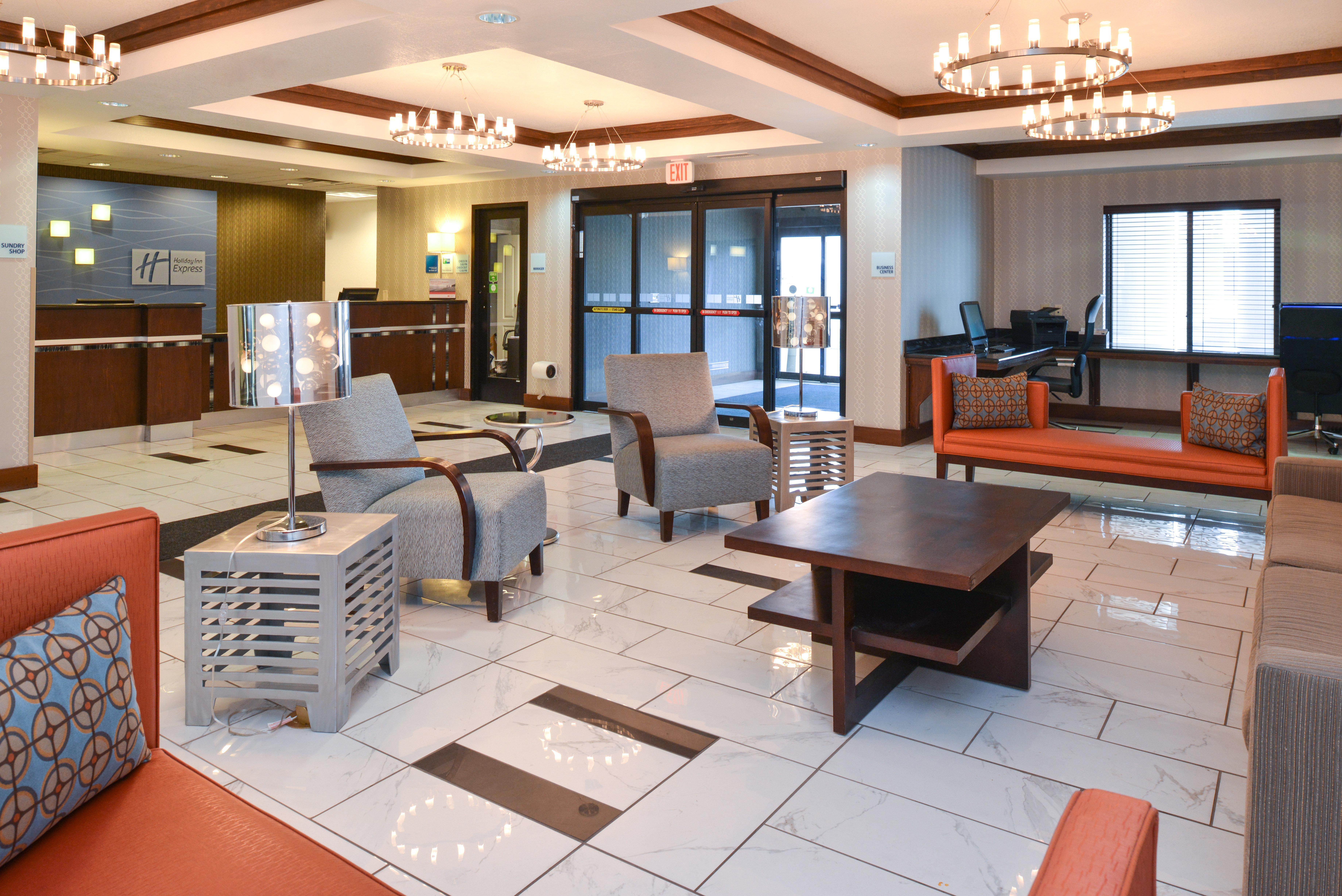 Holiday Inn Express & Suites Greenfield By Ihg Екстериор снимка