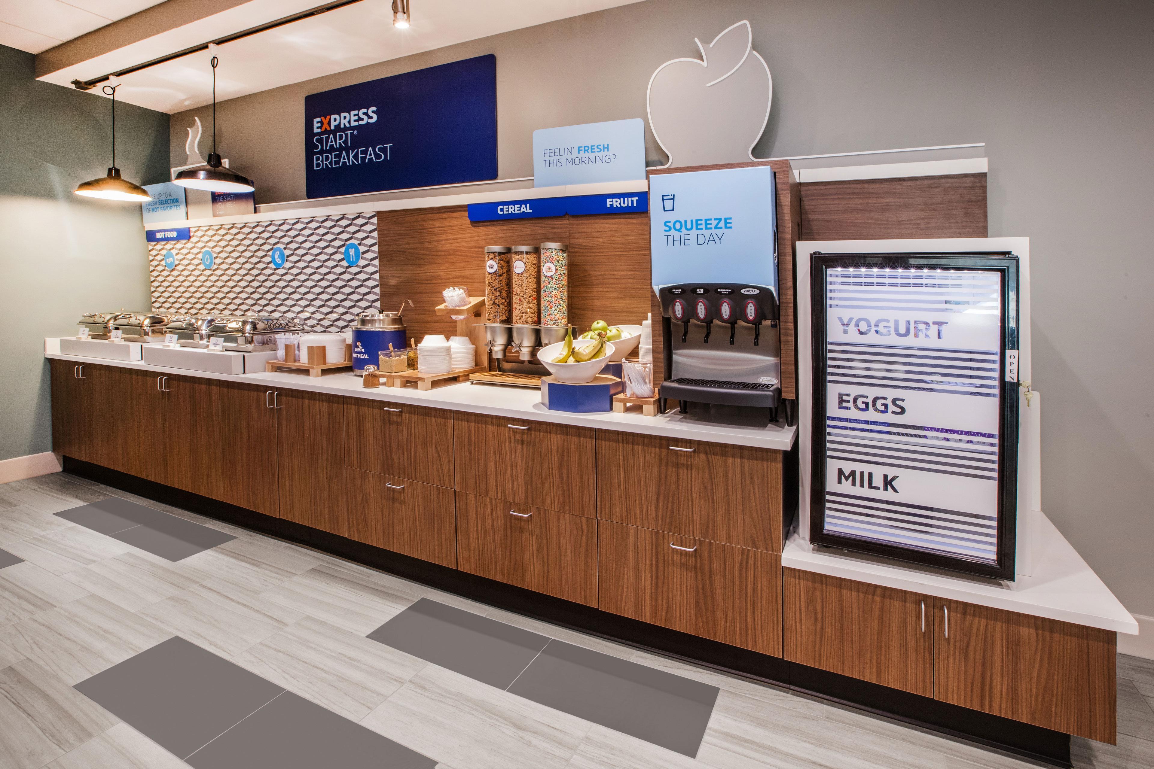 Holiday Inn Express & Suites Greenfield By Ihg Екстериор снимка