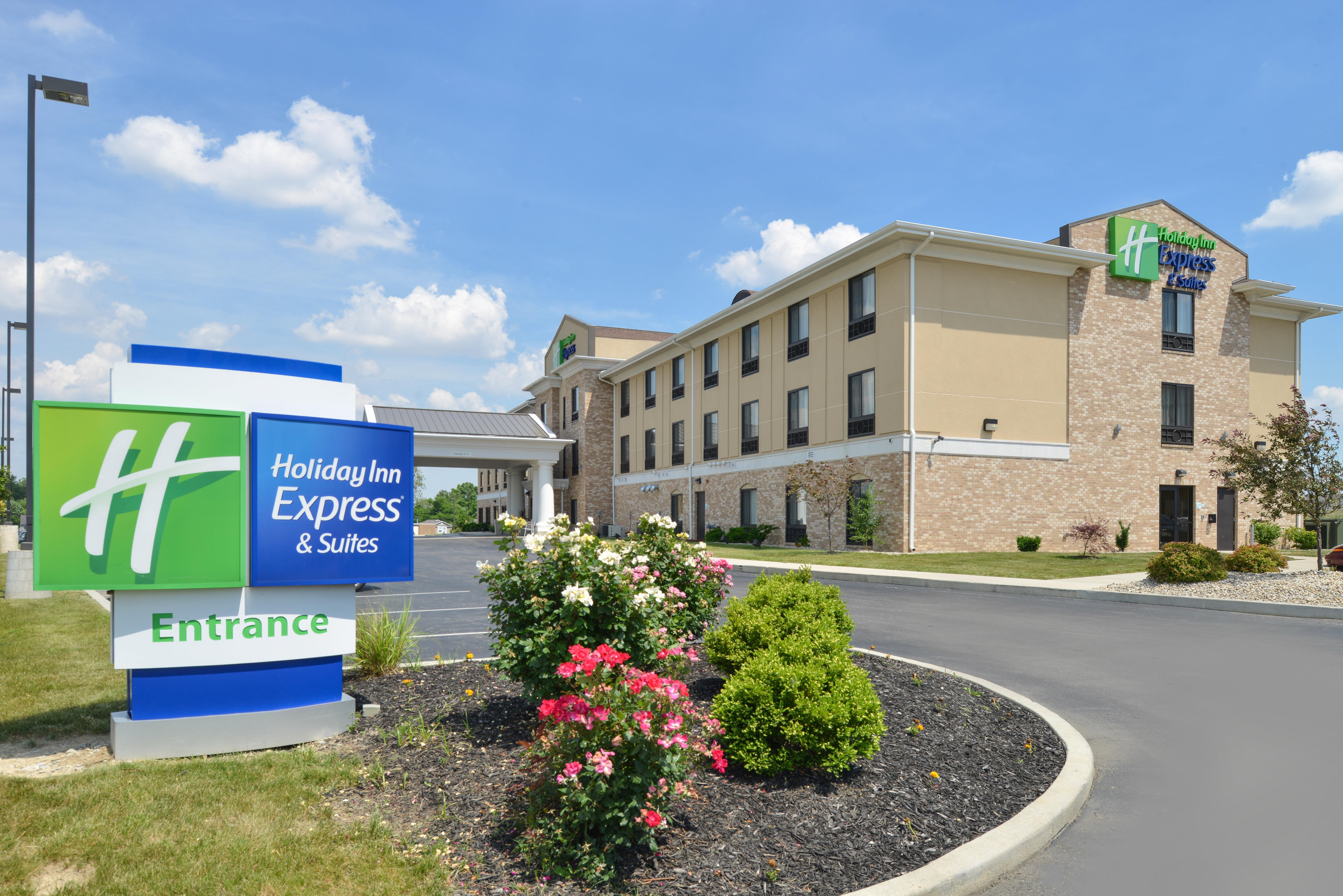 Holiday Inn Express & Suites Greenfield By Ihg Екстериор снимка