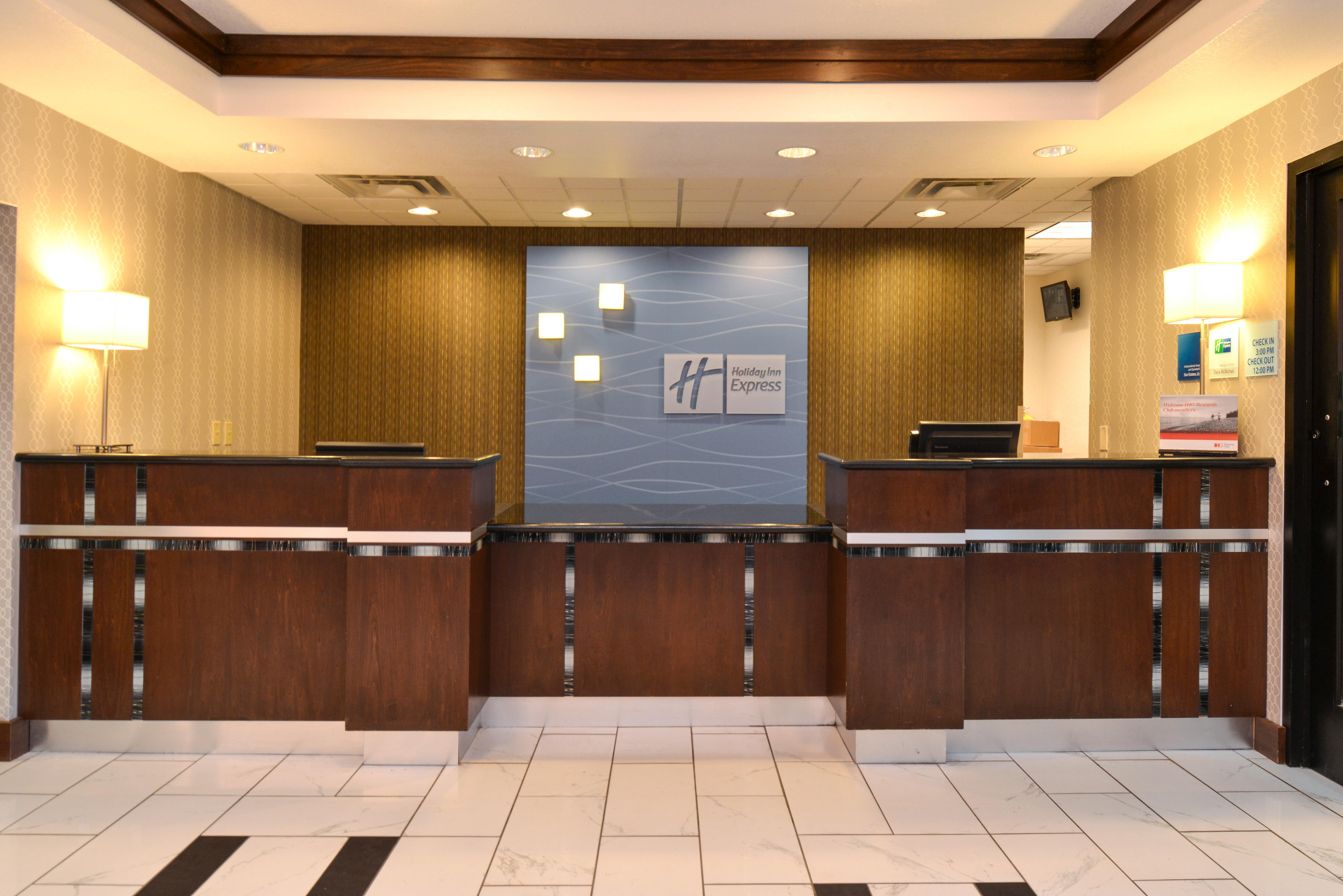 Holiday Inn Express & Suites Greenfield By Ihg Екстериор снимка
