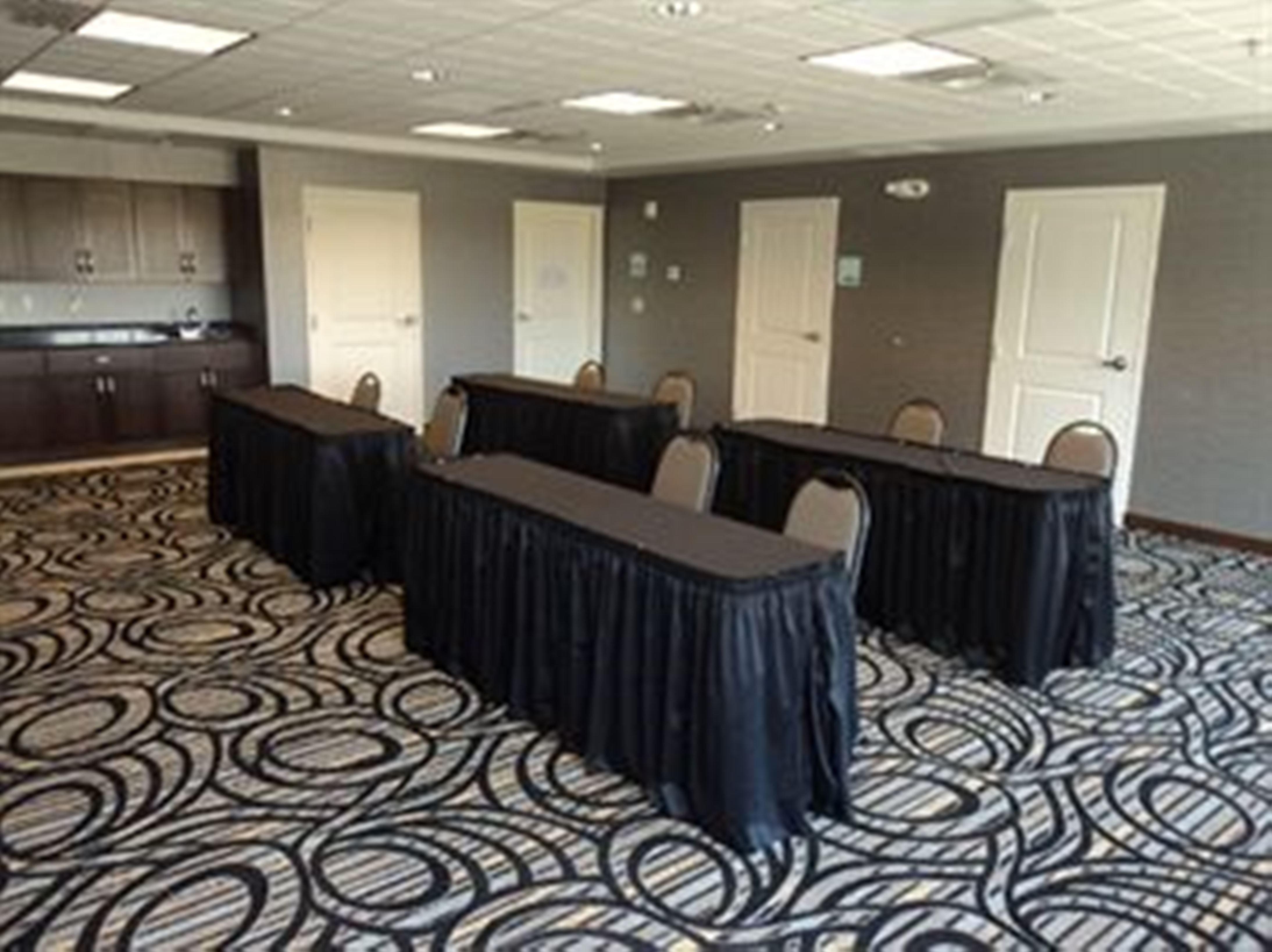 Holiday Inn Express & Suites Greenfield By Ihg Екстериор снимка