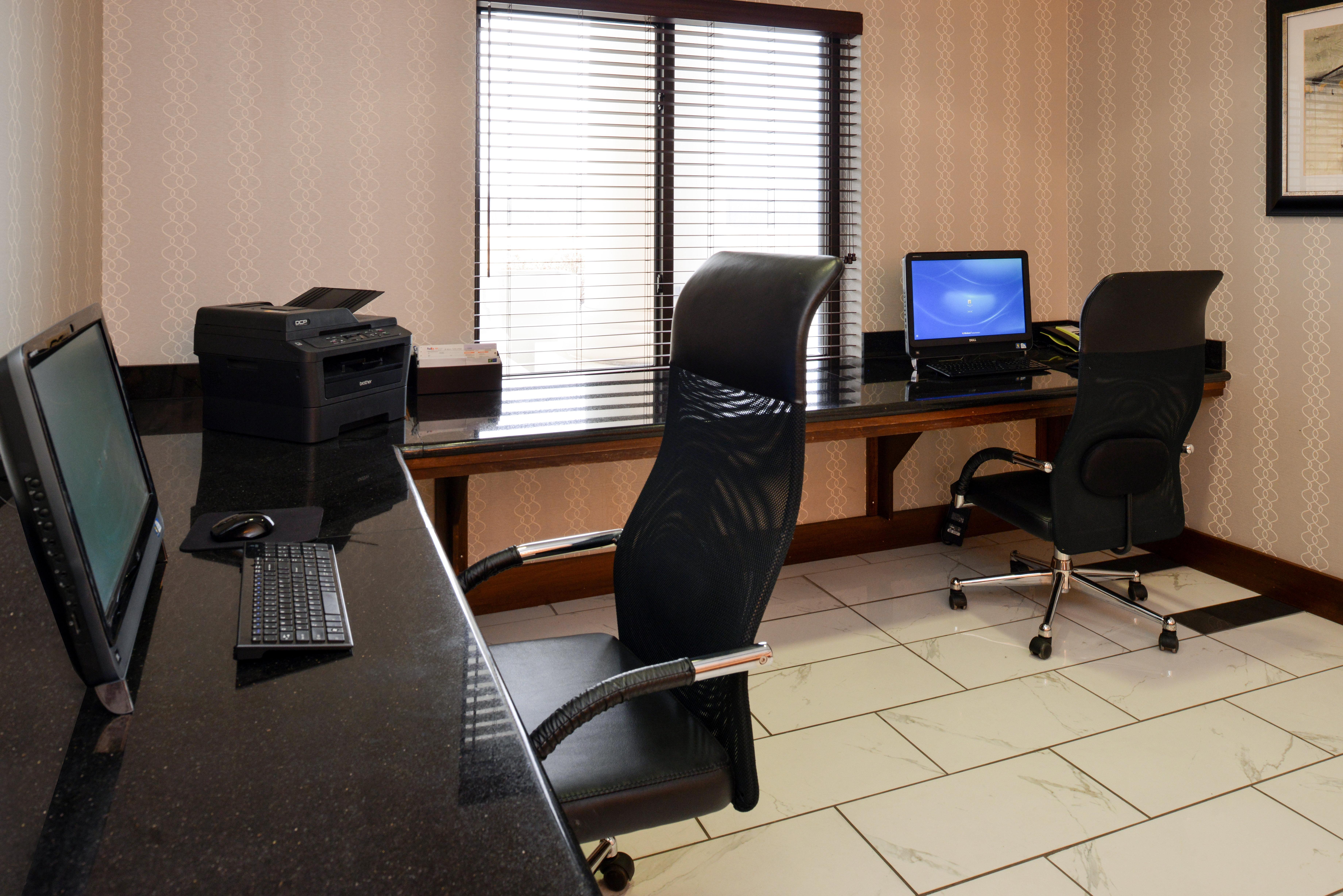 Holiday Inn Express & Suites Greenfield By Ihg Екстериор снимка