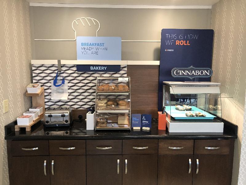 Holiday Inn Express & Suites Greenfield By Ihg Екстериор снимка